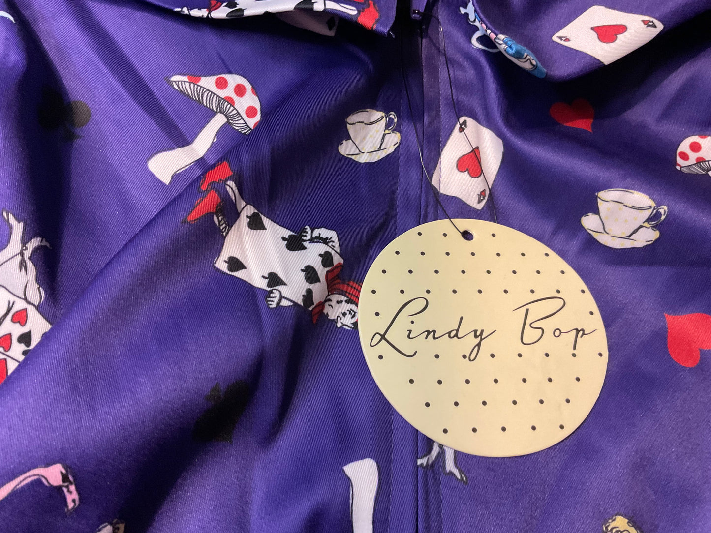 LINDY BOP ALICE IN WONDERLAND 50s VINTAGE STYLE OCCASION PARTY DRESS SIZE 16 NEW